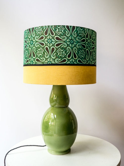 SELECCIONmaria-verde-musgo-pantalla-colaboracion-MS-nº1-cilíndrica-45x45x30