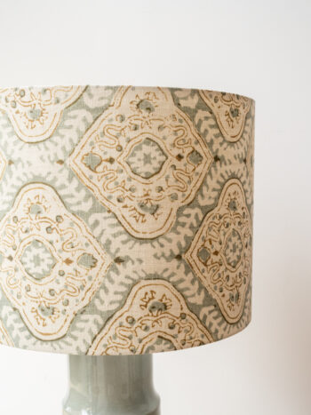 PANTALLA CILÍNDRICA KALA