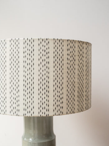 PANTALLA CILÍNDRICA JM IKAT STRIPE NEGRA
